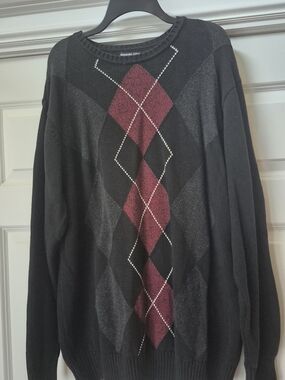 Alexander Julian Black Crewneck Sweater with Burgundy Argyle